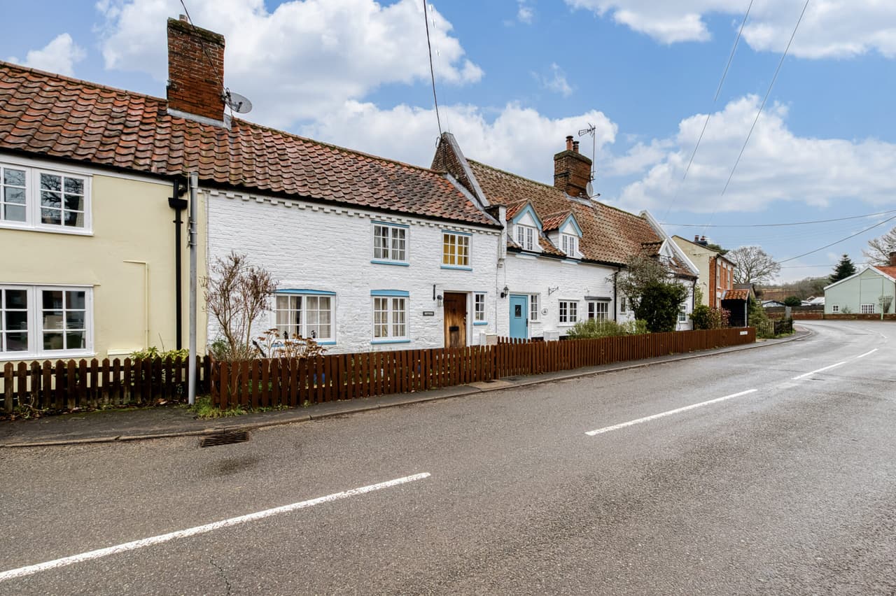 The Street, Holton