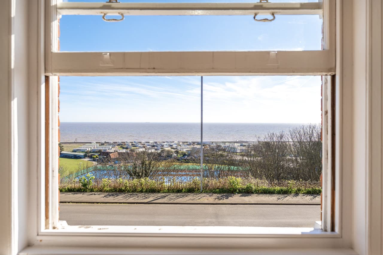 North Parade, Gunton