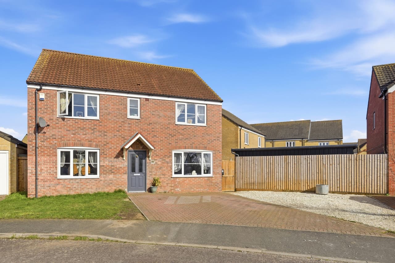 Hunton Road, Oulton