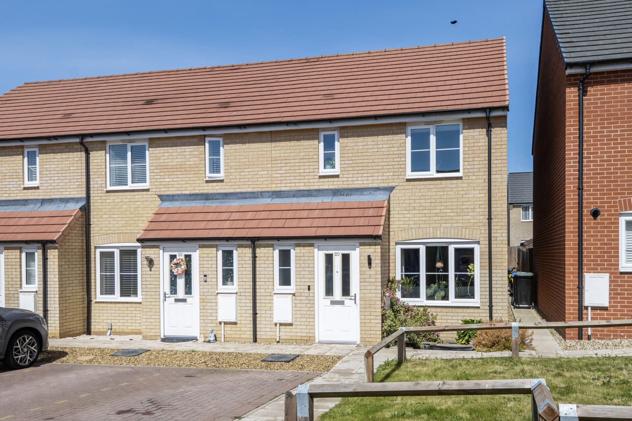 Hobbs Close, Oulton