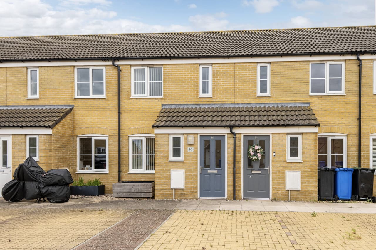 Lupton Close, Oulton