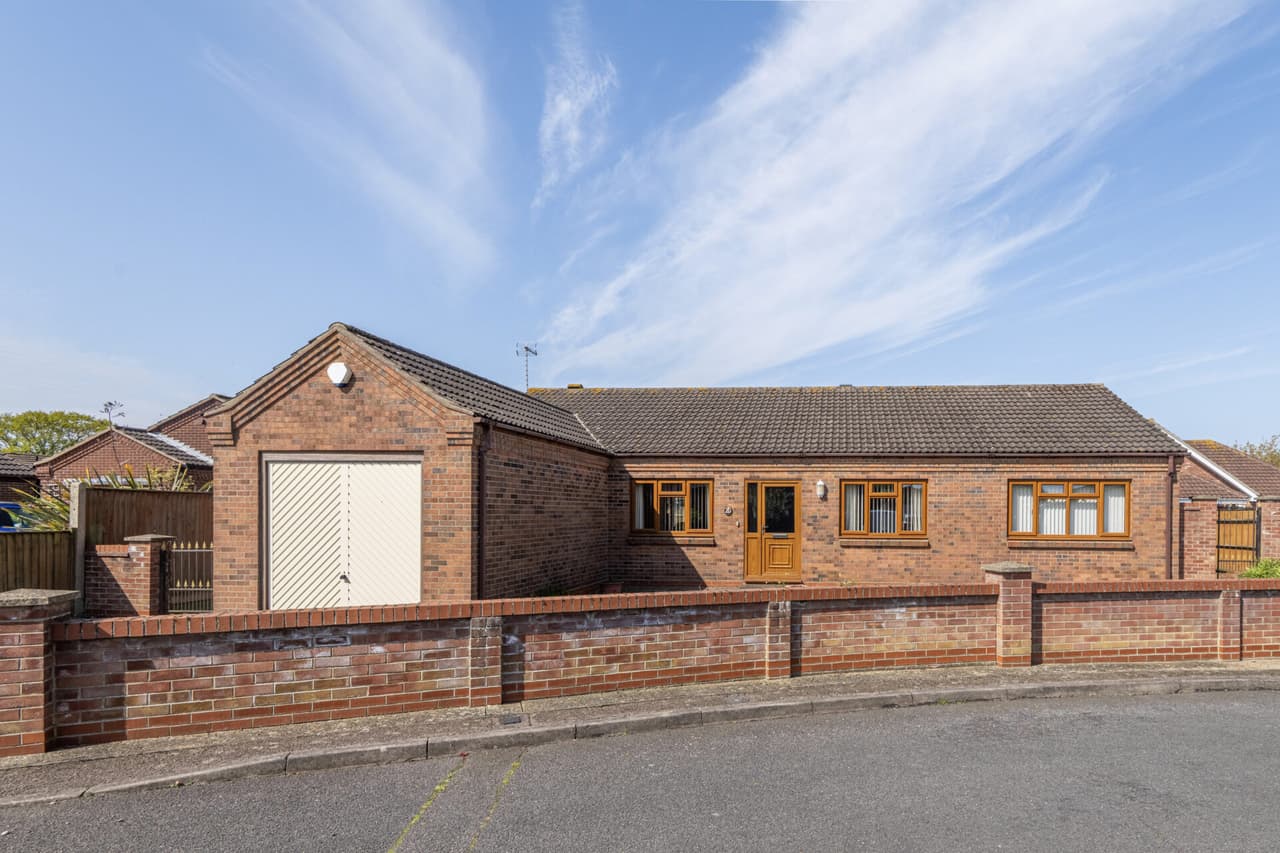 Fulmar Close, Bradwell