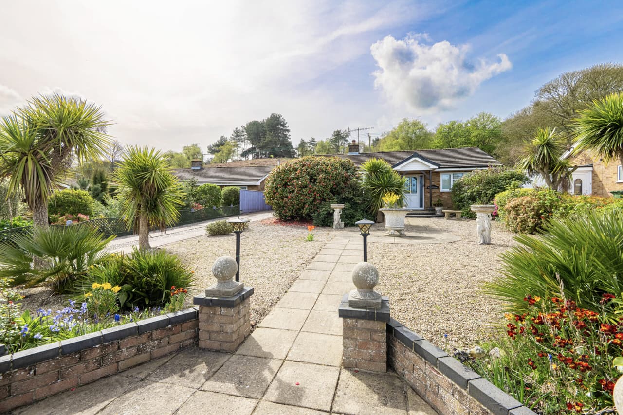 Bracken Avenue, Overstrand