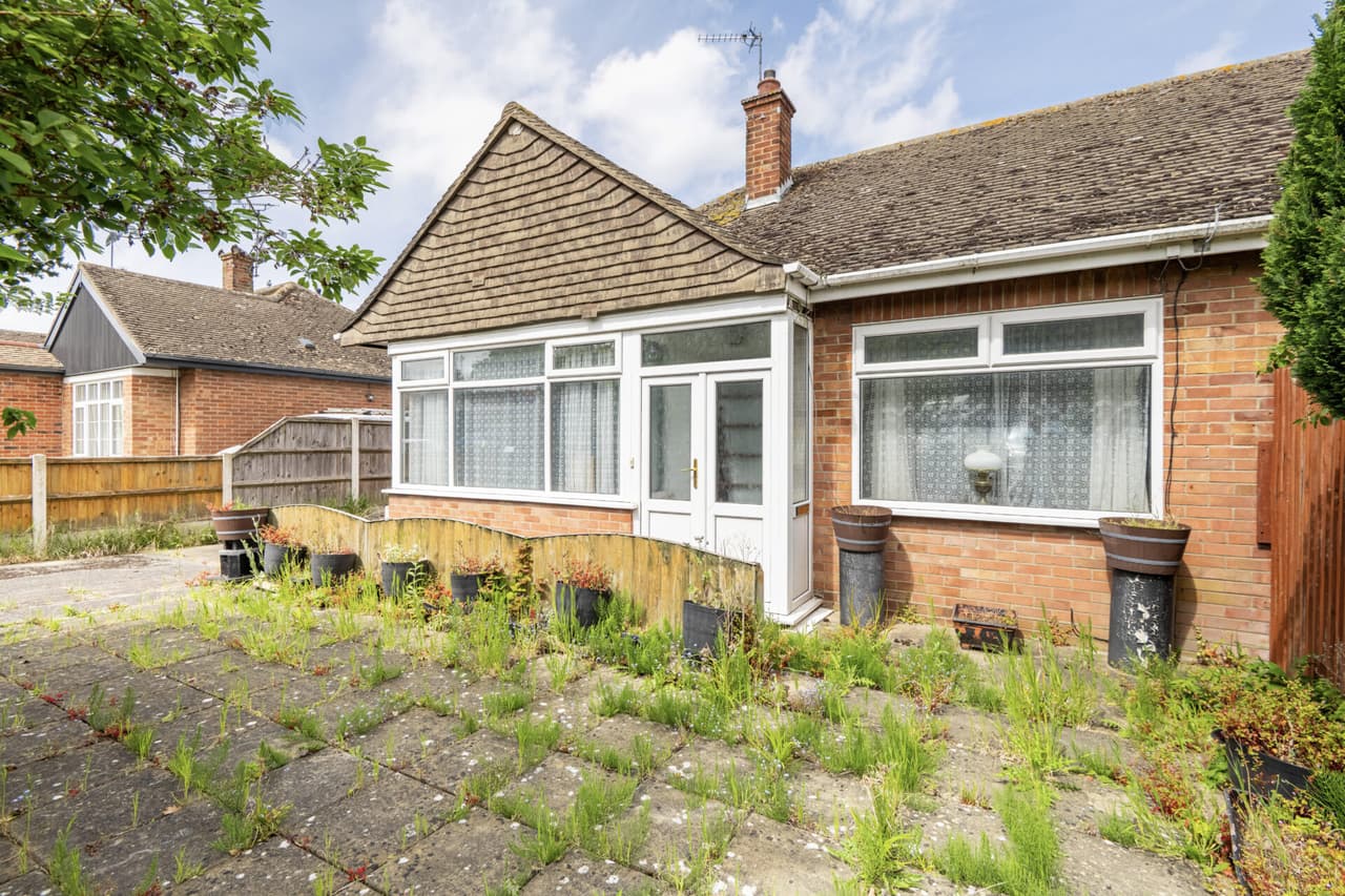 Elm Avenue, Bradwell