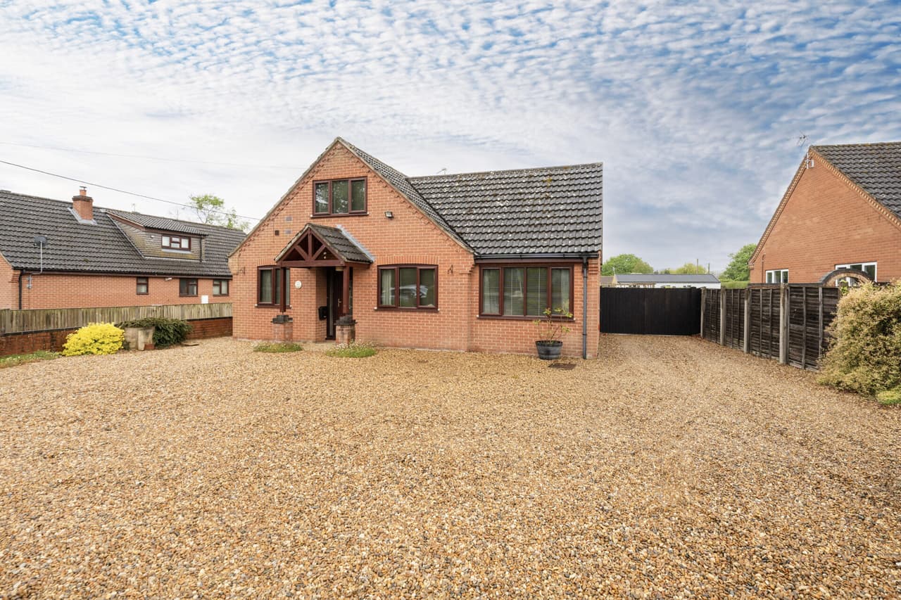Cromer Road, Hainford