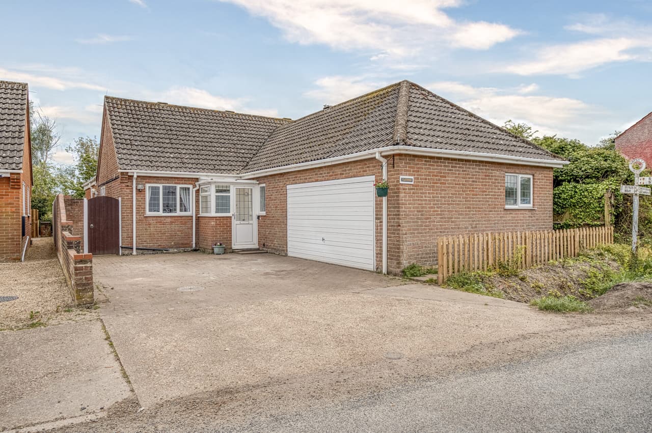 The Street, Hickling