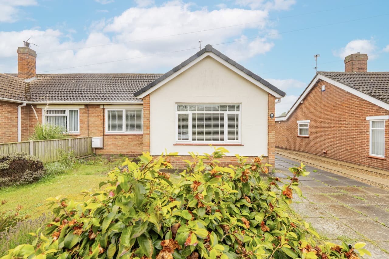 Winston Avenue, Oulton Broad South