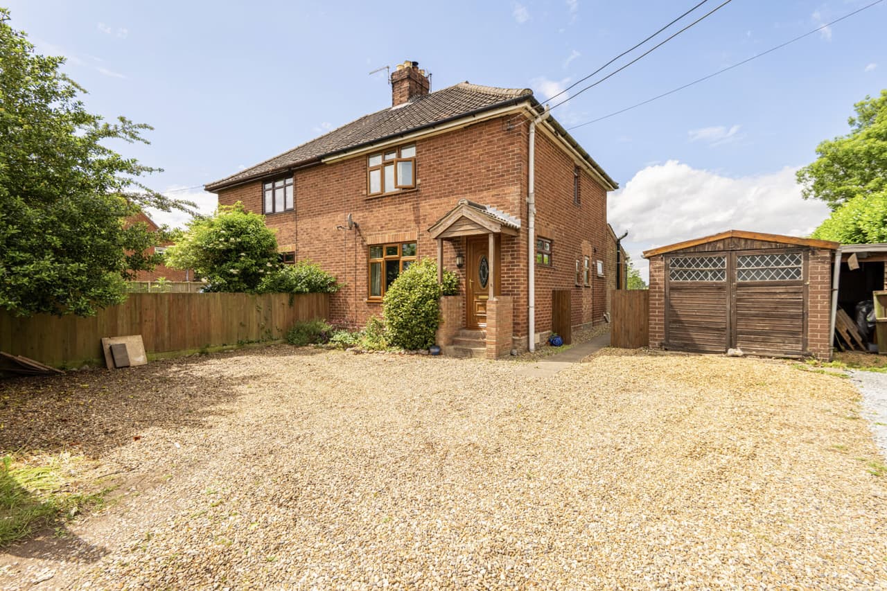 Antingham Road, Southrepps