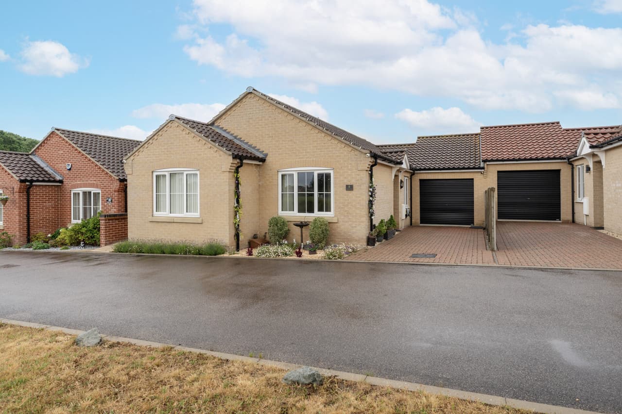Teulon Close, Hopton