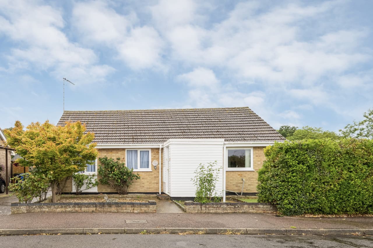 Manor Park Road, Corton