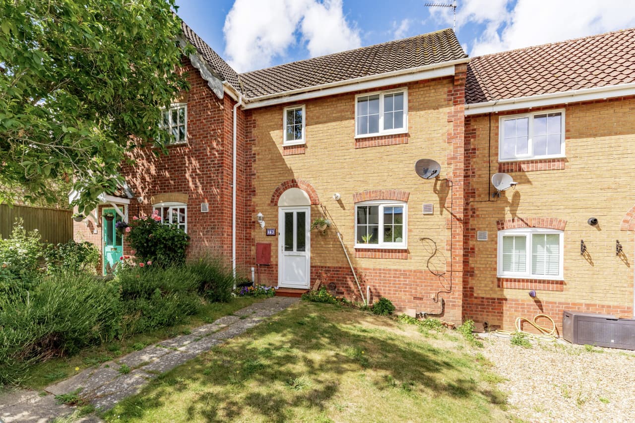 Market Manor, Acle