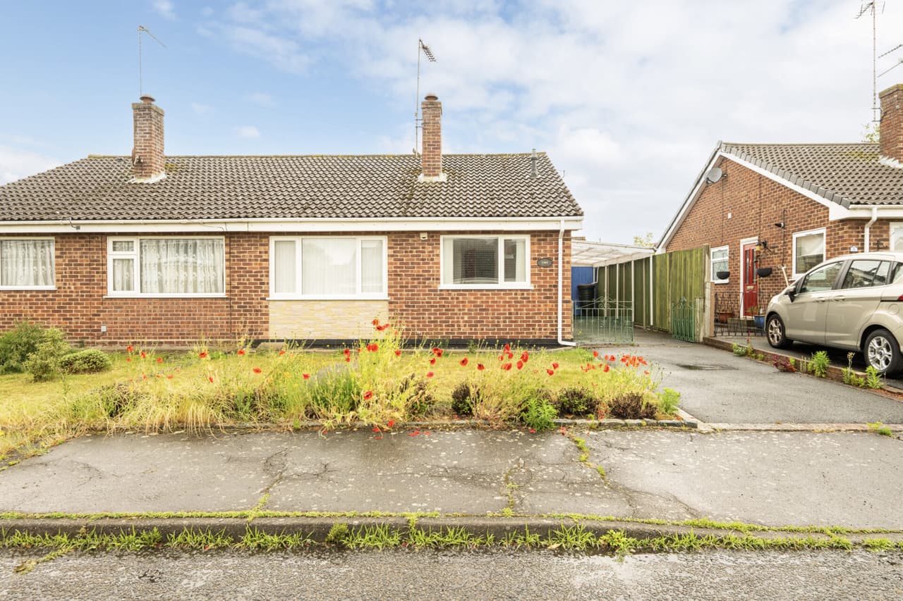 Patricia Close, Oulton Broad North