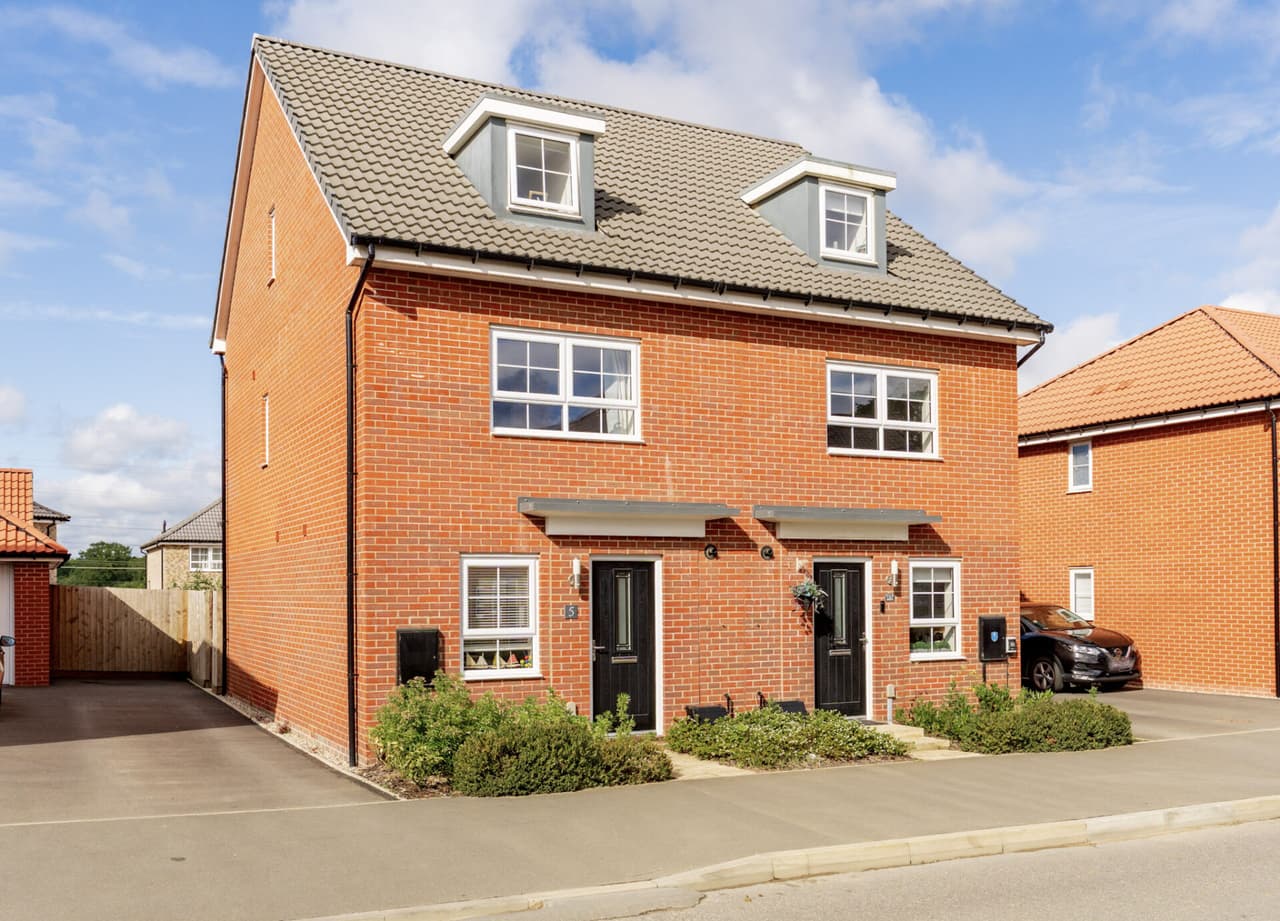 Holliday Avenue, Cringleford