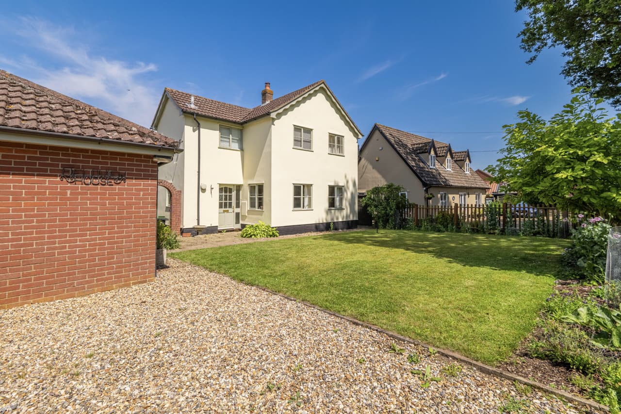 Half Moon Lane, Redgrave