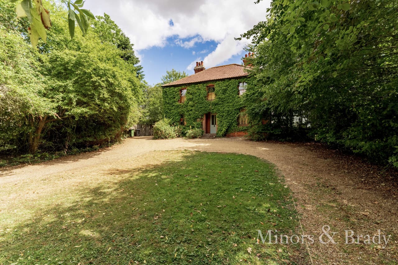 Ploughboy Lane, Saham Hills
