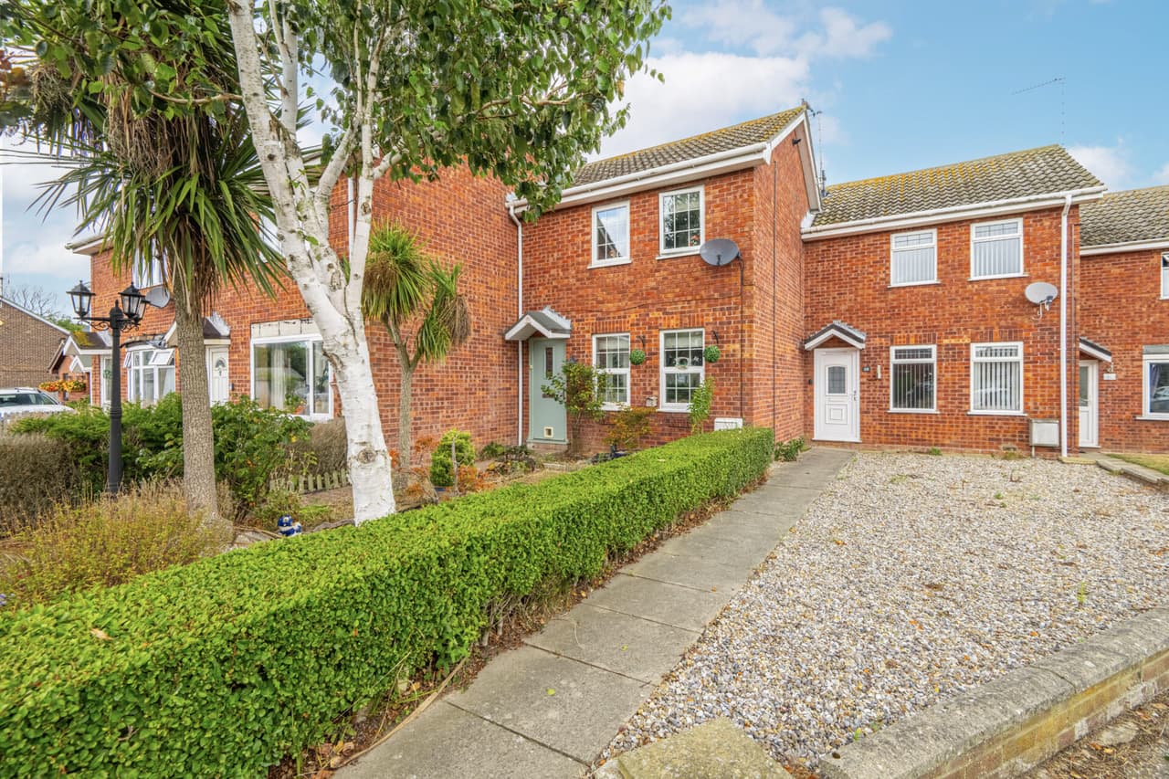 Anglian Way, Hopton