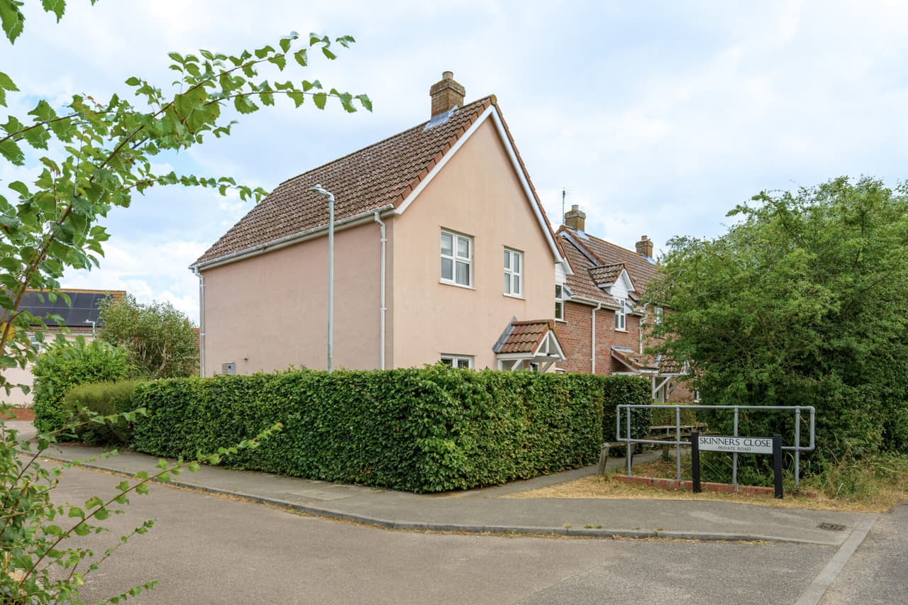 Skinners Close, Metfield