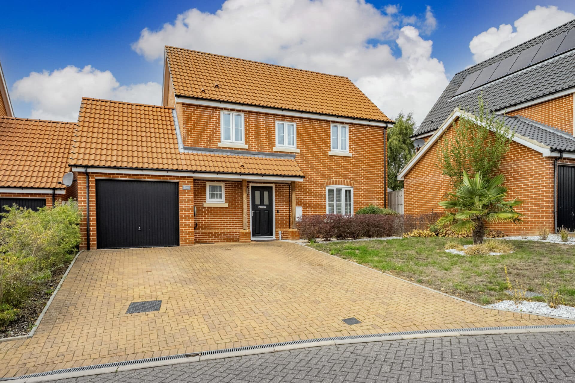 Oaks Lea, Acle