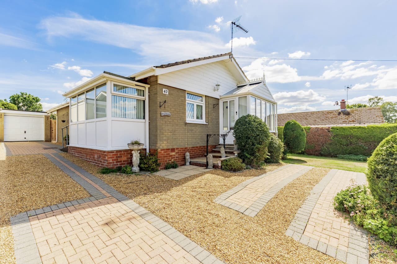 Waveney Drive, Hoveton