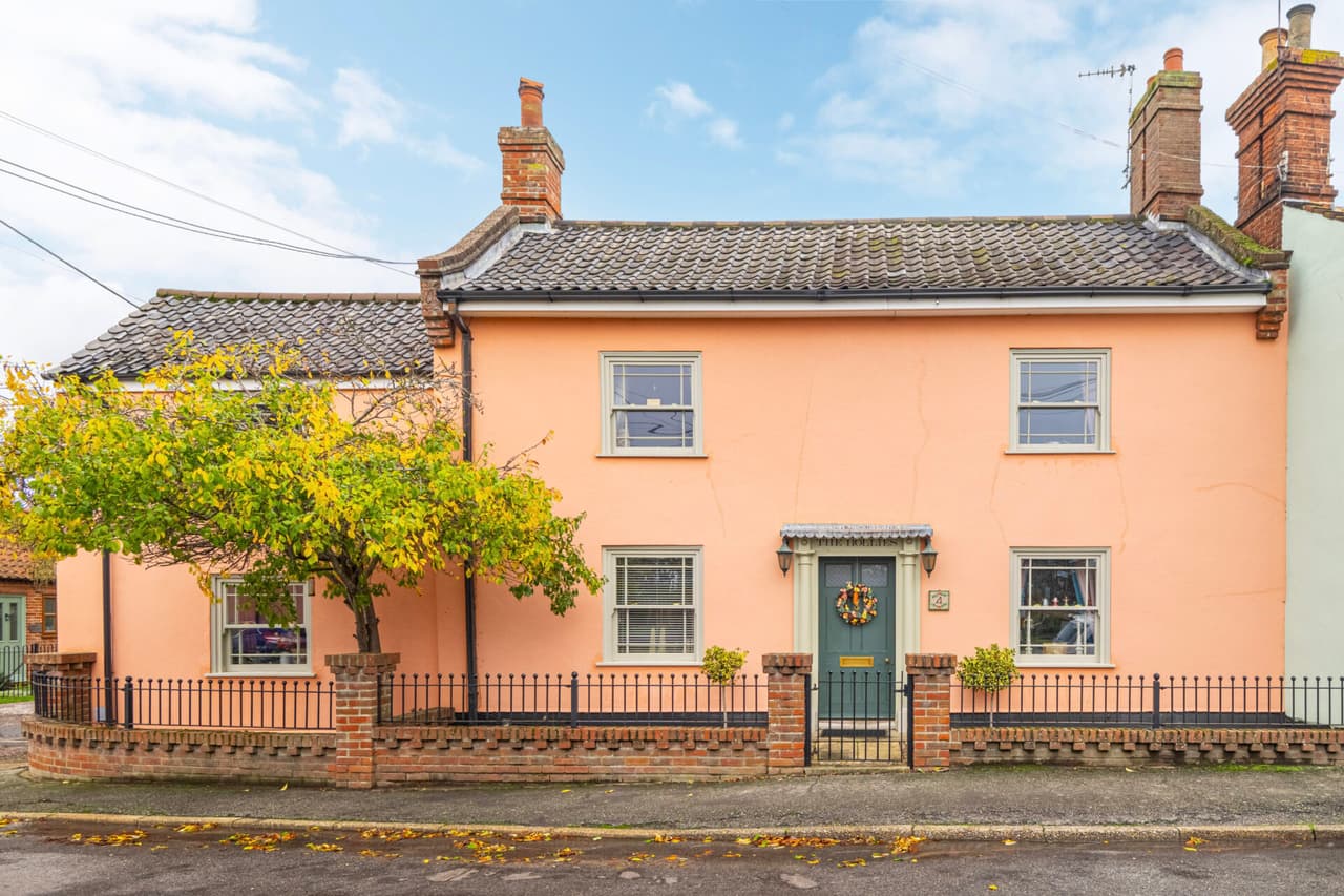 Station Road, Earsham