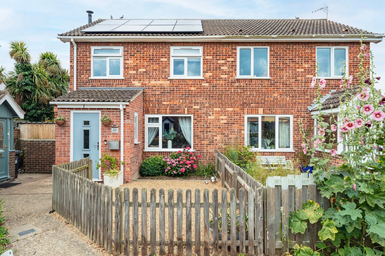 Lighthouse Close, Happisburgh