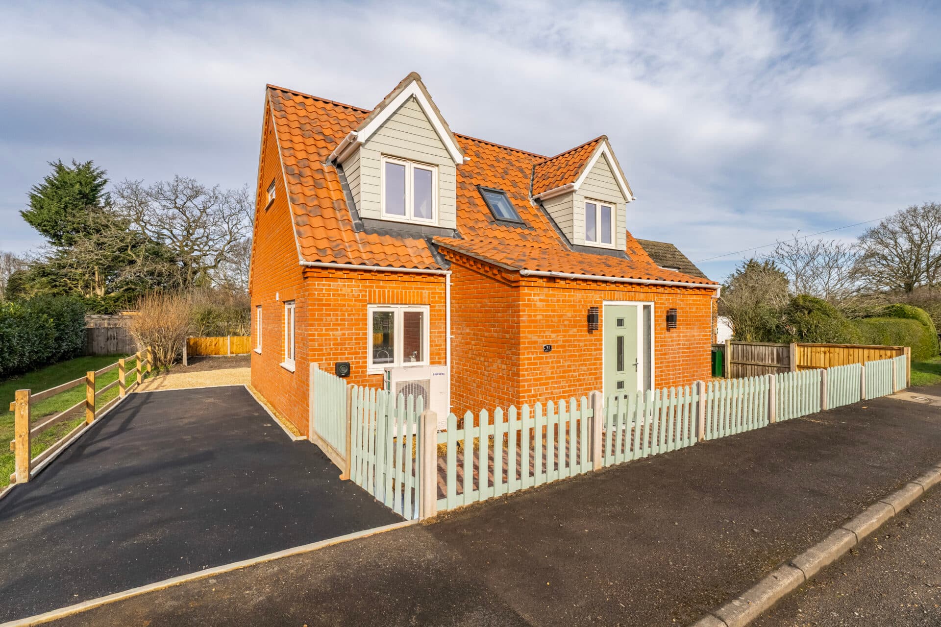 Richmond Place, Lyng