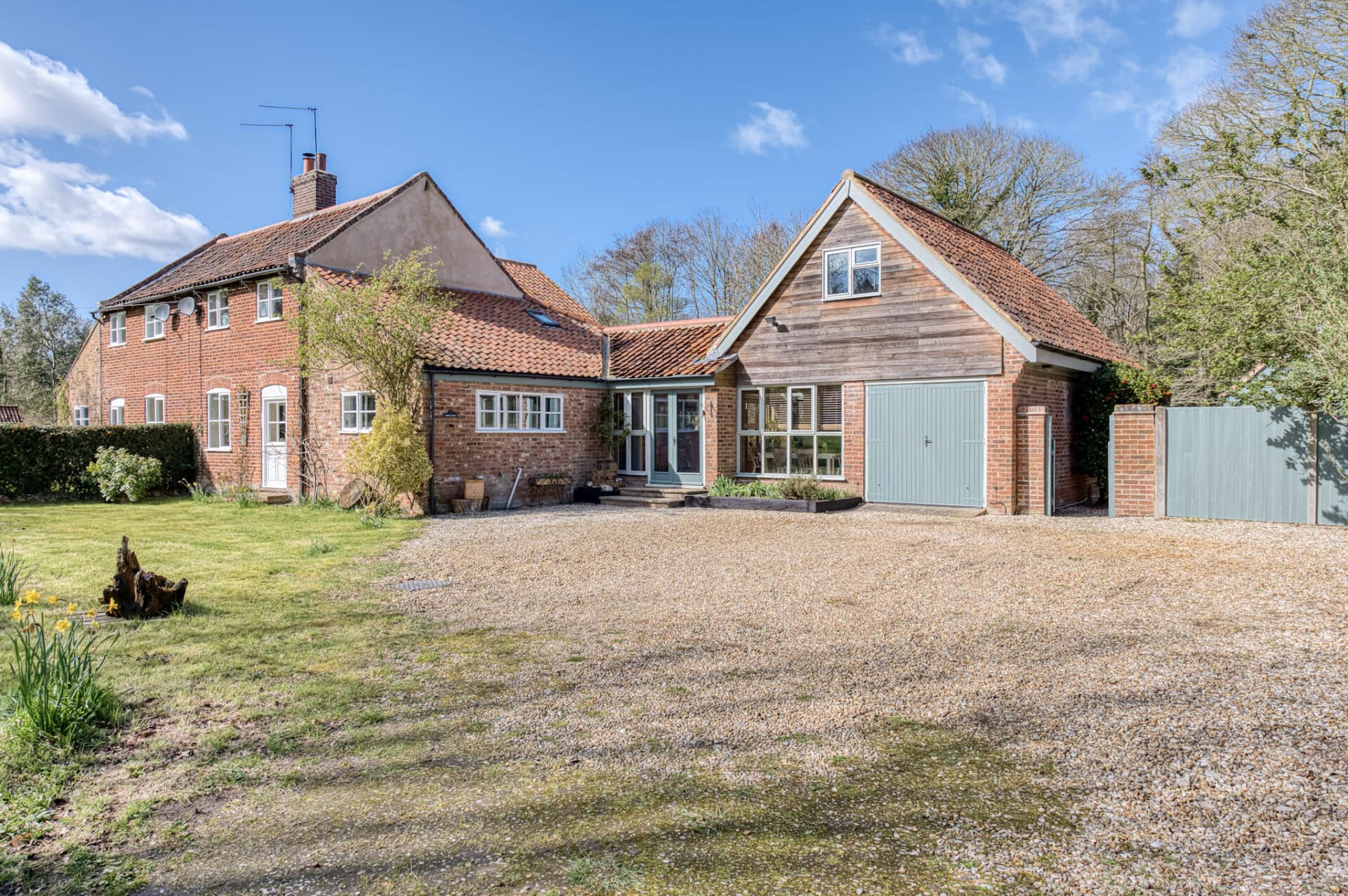 Scottow Row, Scottow