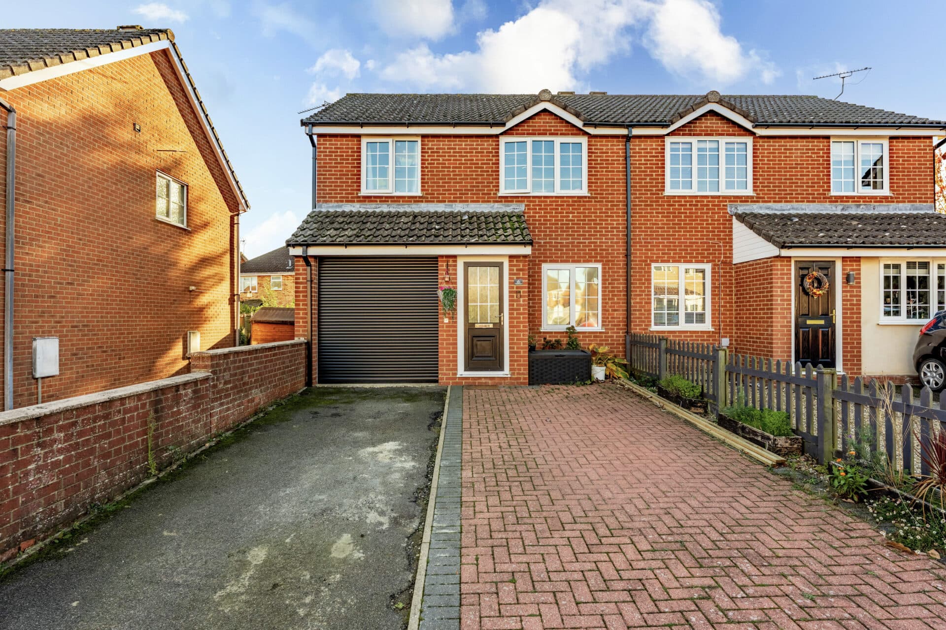 Wright Drive, Scarning