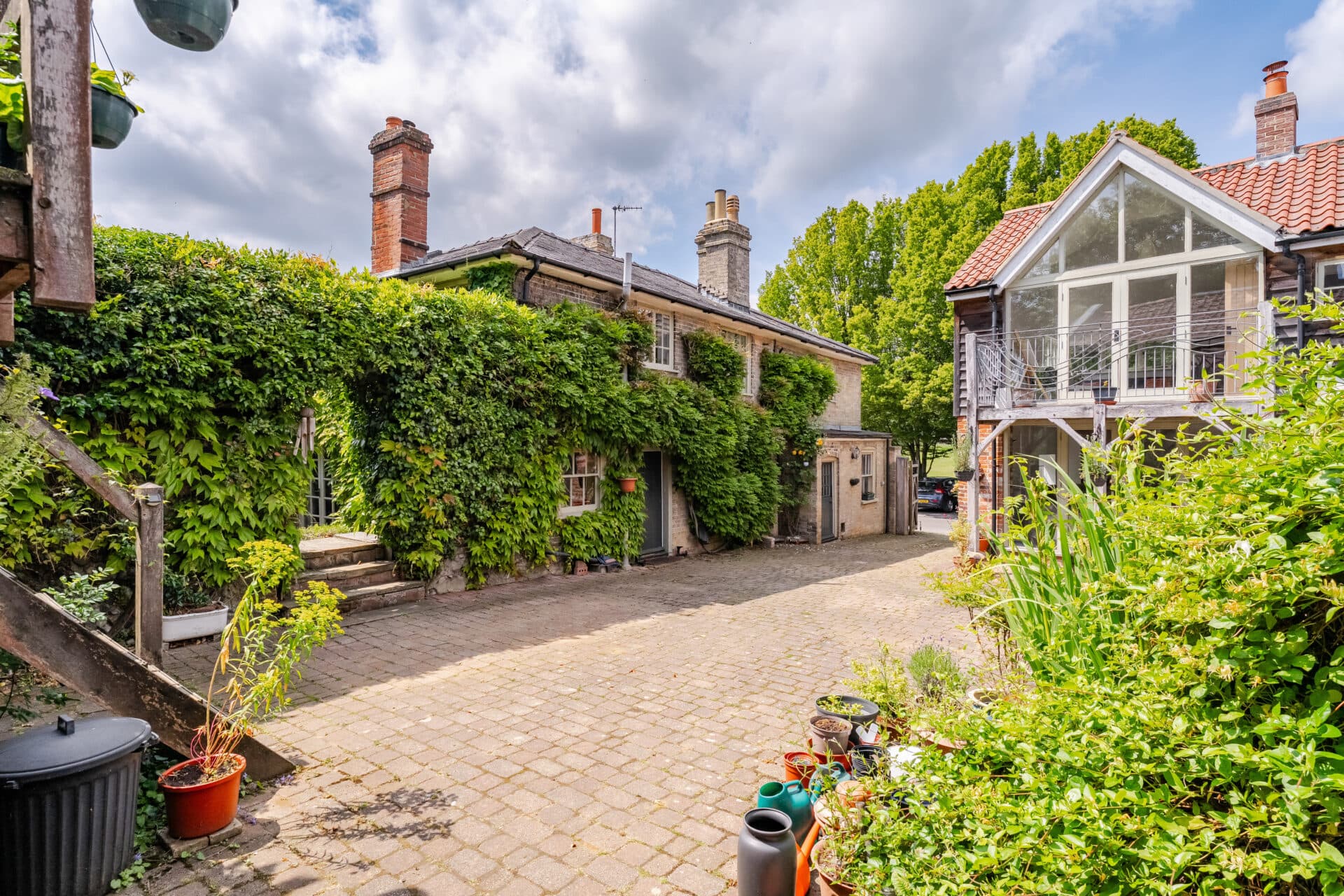 Three beautiful detached buildings on one plot, uniting heritage & design – Rattlesden, Suffolk
