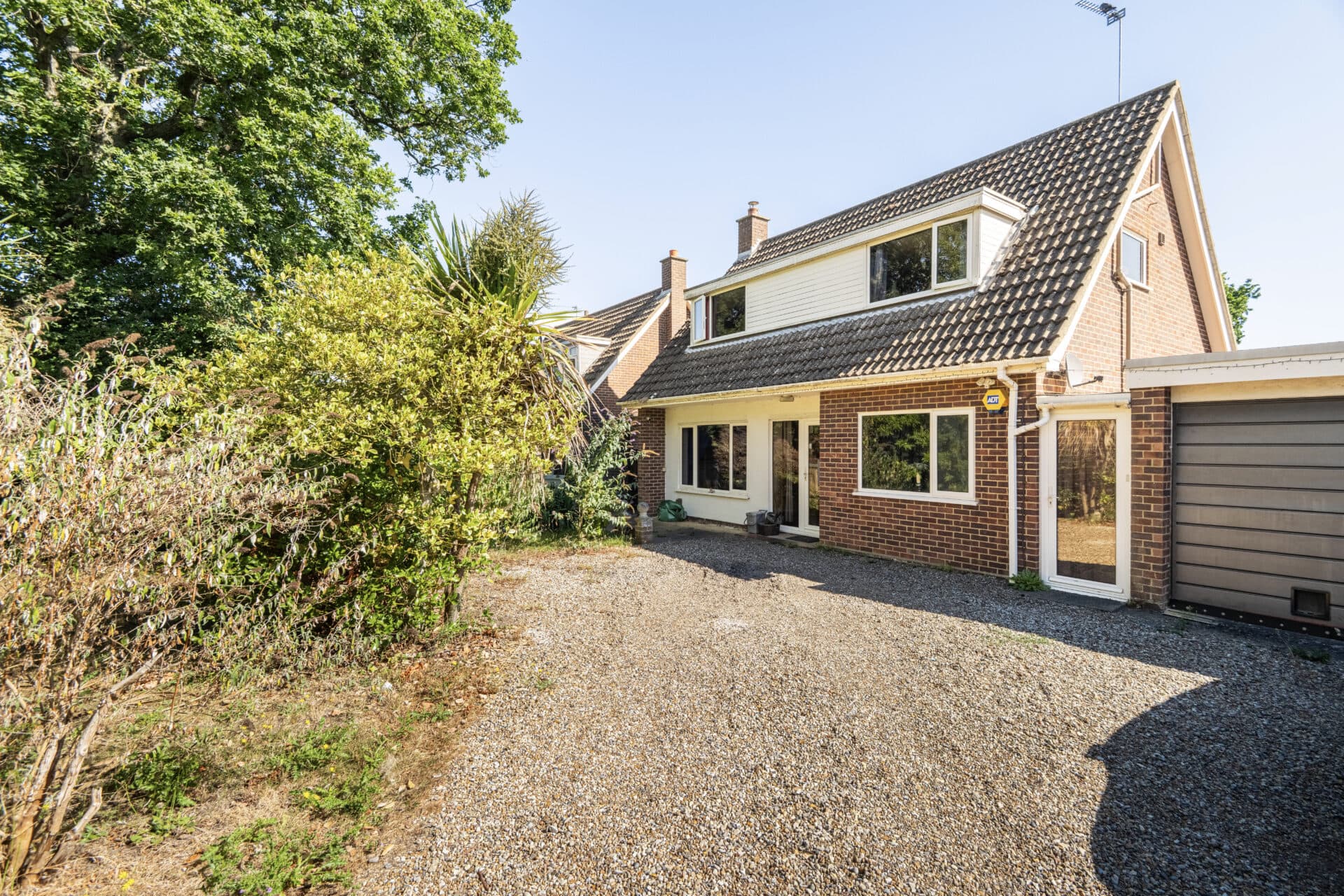 Oaklands, Framingham Earl