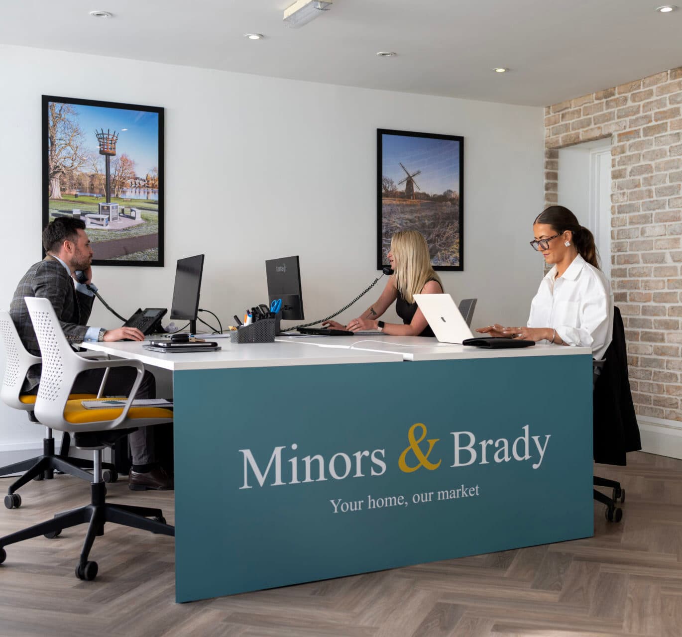 <p><span style="color:hsl(185,33%,47%);">Living in</span> <span style="color:hsl(50,78%,52%);"><i>Diss</i></span></p>