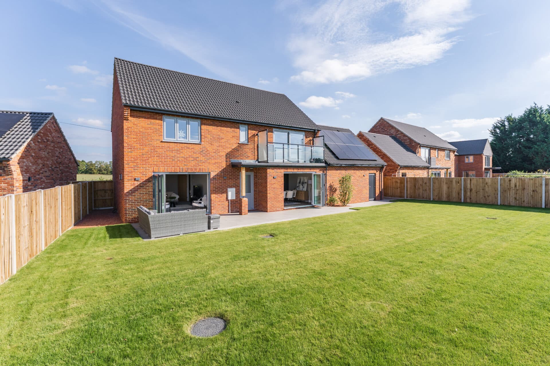 Necton Road, <span style="color:hsl(50,78%,52%);"><i>Little Dunham</i></span></p>