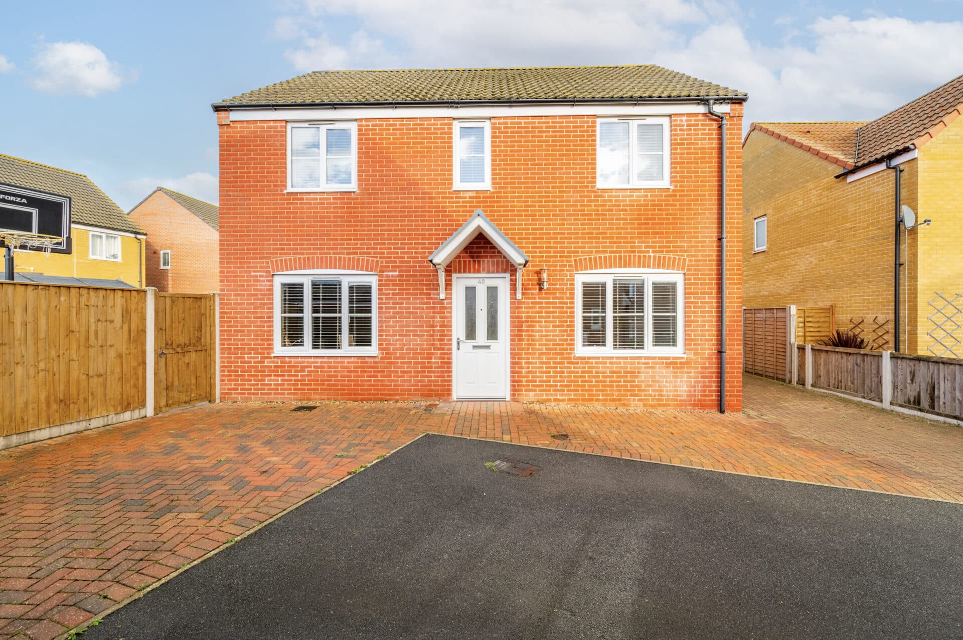 Hunton Road, Oulton