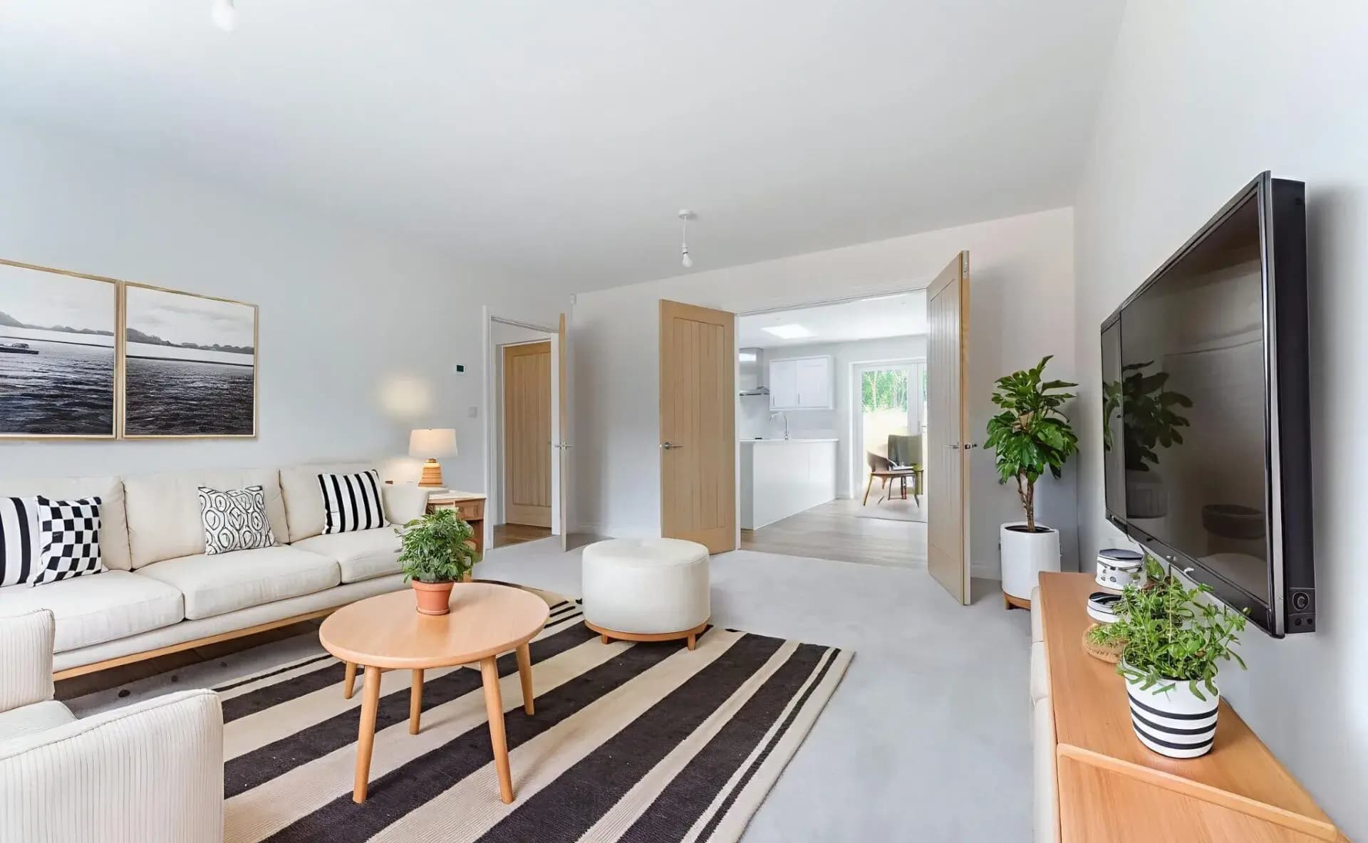 The <span style="color:hsl(50,78%,52%);"><i>Development</i></span></p>