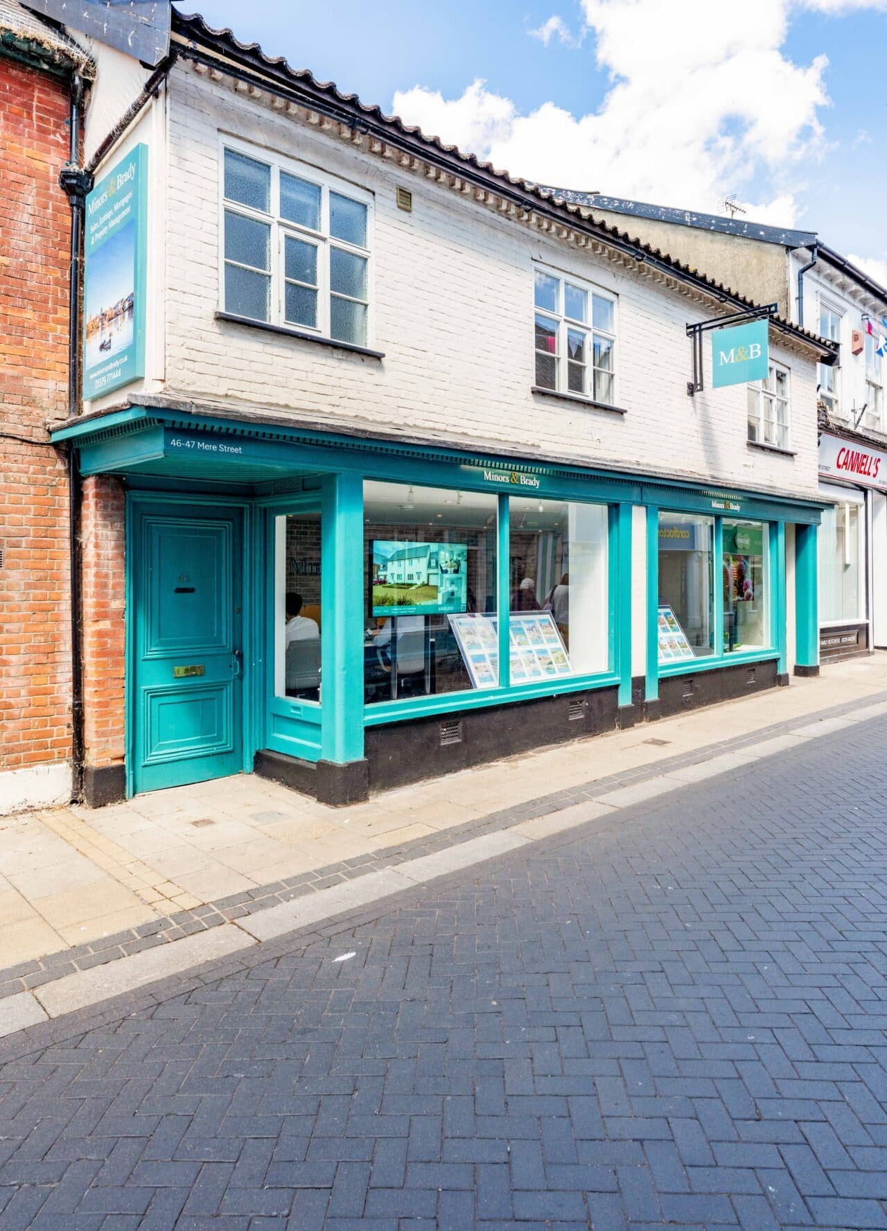 <p><span style="color:hsl(185,33%,47%);">Living in</span> <span style="color:hsl(50,78%,52%);"><i>Diss</i></span></p>