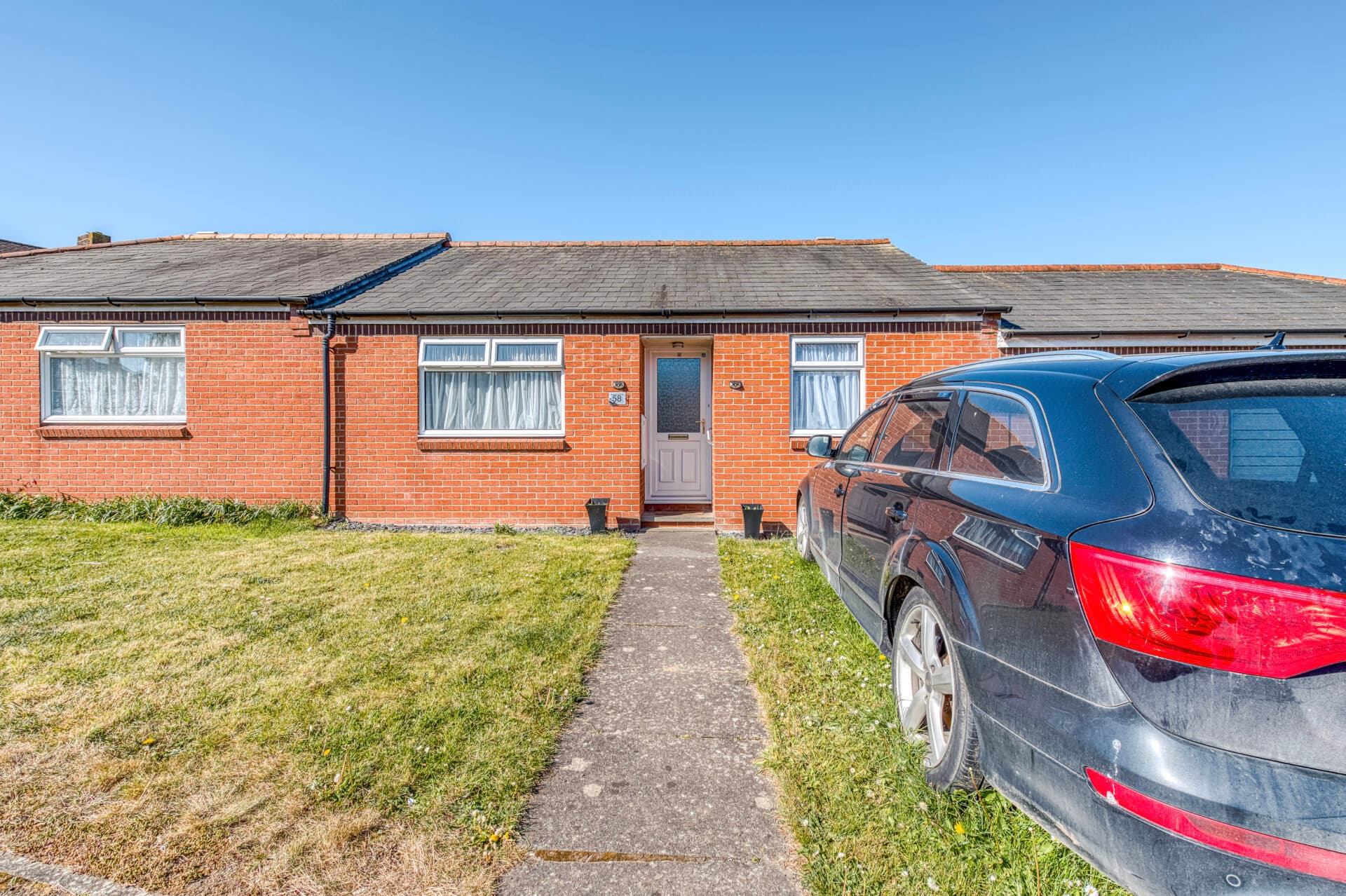 Woodward Avenue, Bacton