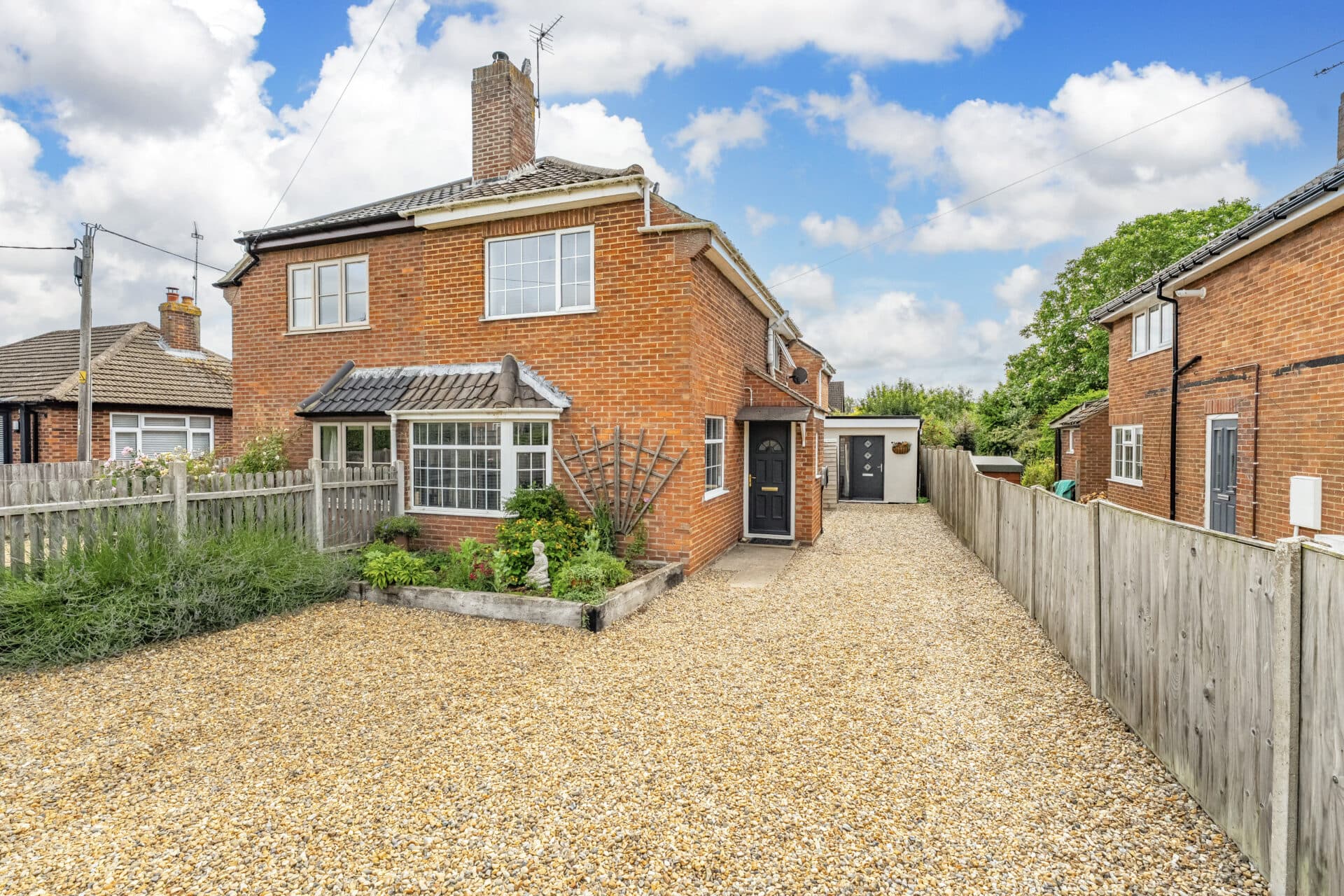 The Avenue, Horning