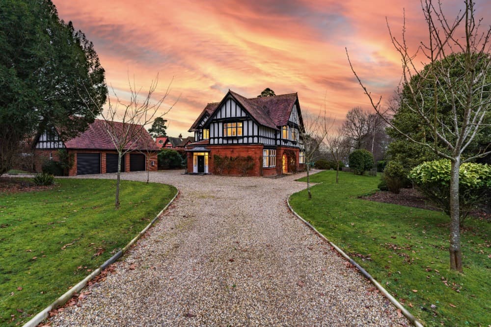 <span style="color:hsl(186, 24%, 61%); font-family: 'Times New Roman', Times, serif;">Campbell Cottage Beech Road, Wroxham</span>