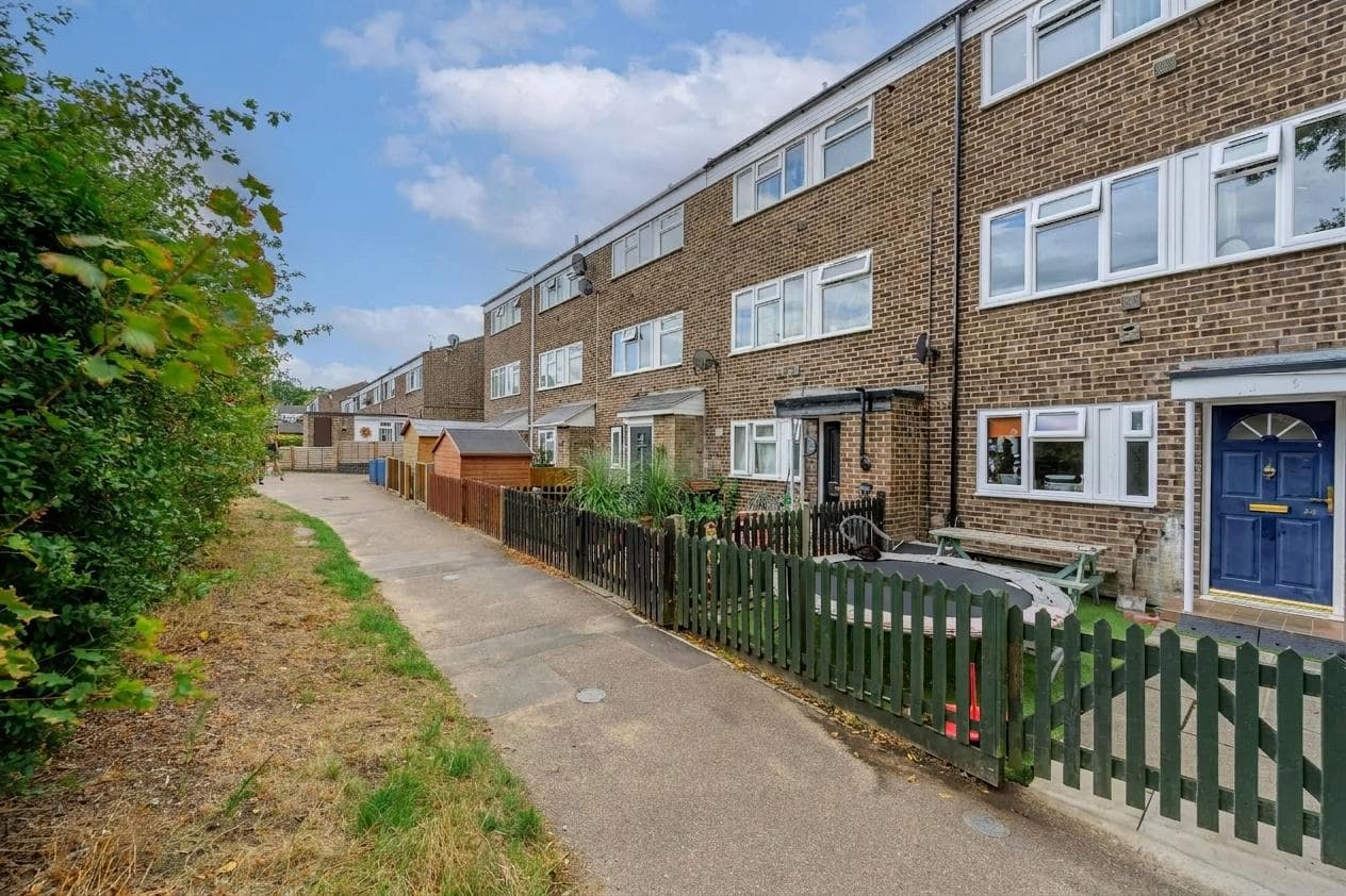 Warren Close, Brandon